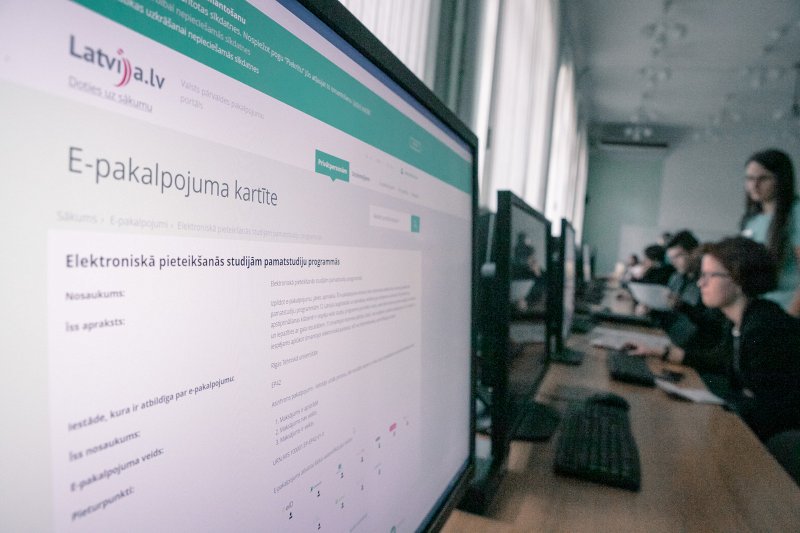 Dokumentu iesniegšana studijām Latvijas Universitātē. null