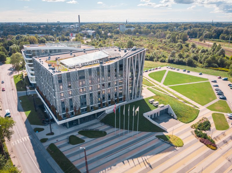 Latvijas Universitātes Akadēmiskais centrs, Dabas māja, Jelgavas iela. null