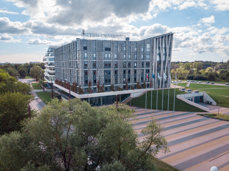 Latvijas Universitātes Akadēmiskais centrs, Dabas māja. null