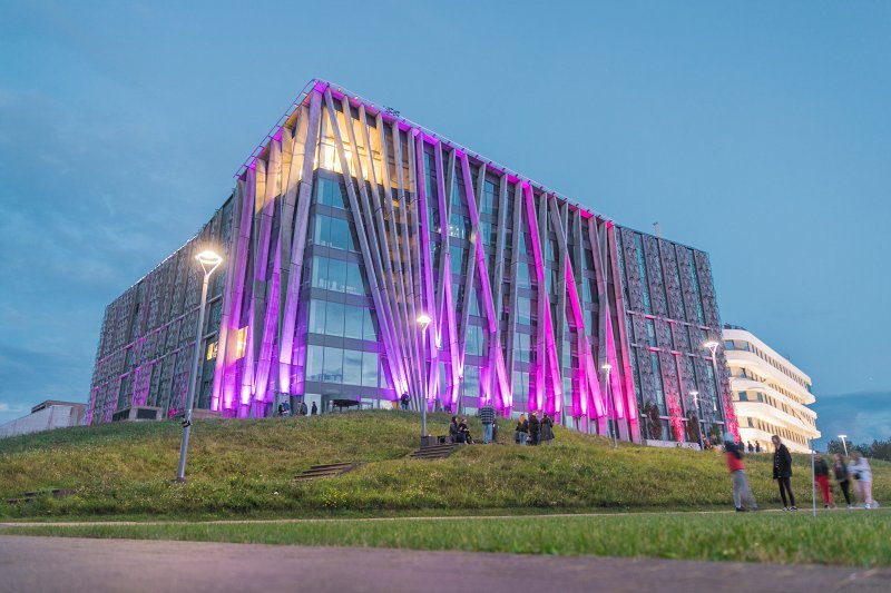 Latvijas Universitātes Akadēmiskais centrs, Dabas māja. Latvijas Universitātes jauno studentu svētku «Aristotelis» laikā.