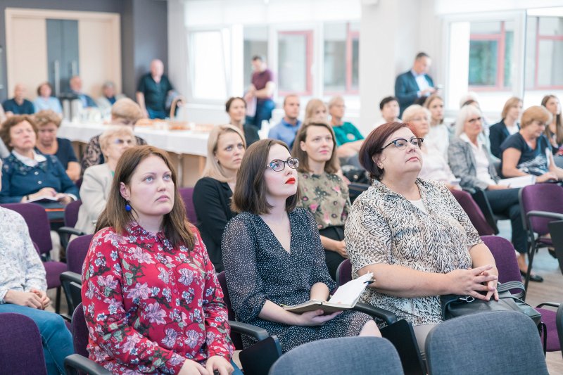 Latvijas Universitātes Pedagoģijas, psiholoģijas un mākslas fakultāte. Ikgadējā darbinieku sanāksme. null