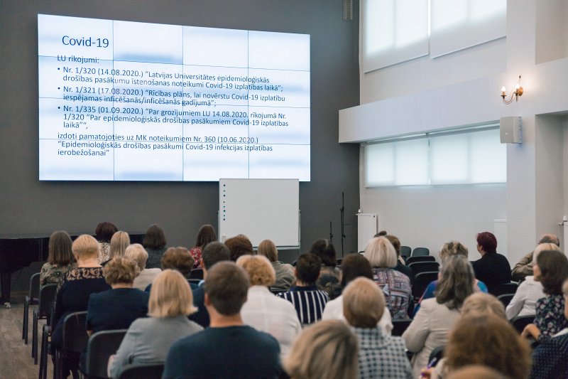 Latvijas Universitātes Pedagoģijas, psiholoģijas un mākslas fakultāte. Ikgadējā darbinieku sanāksme. null