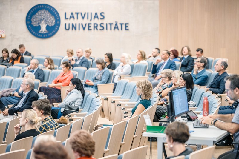 Latvijas Universitātes darbinieku kopsapulce. null