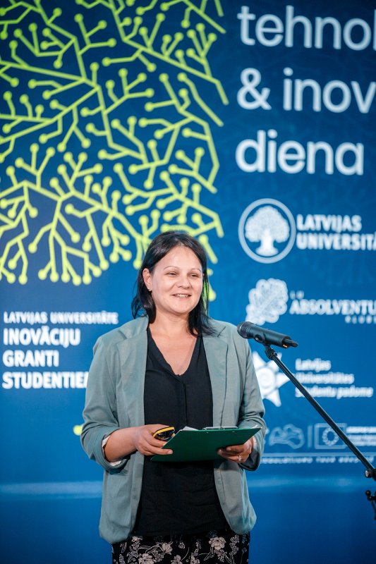 Latvijas Universitātes Jauno tehnoloģiju un inovāciju diena. Zināšanu agora. LU Juridiskās fakultātes Juridiskās zinātnes institūta pētniece Dr. Leila Neimane.
