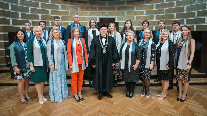 Latvijas Universitātes dibināšanas 101. gadadienas LU Senāta svinīgā sēde. Doktoru promocijas ceremonija. null