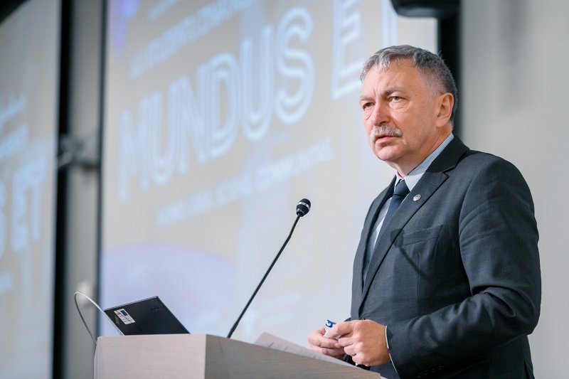 Studentu zinātniskā konference «Mundus et...». LU rektors prof. Indriķis Muižnieks.