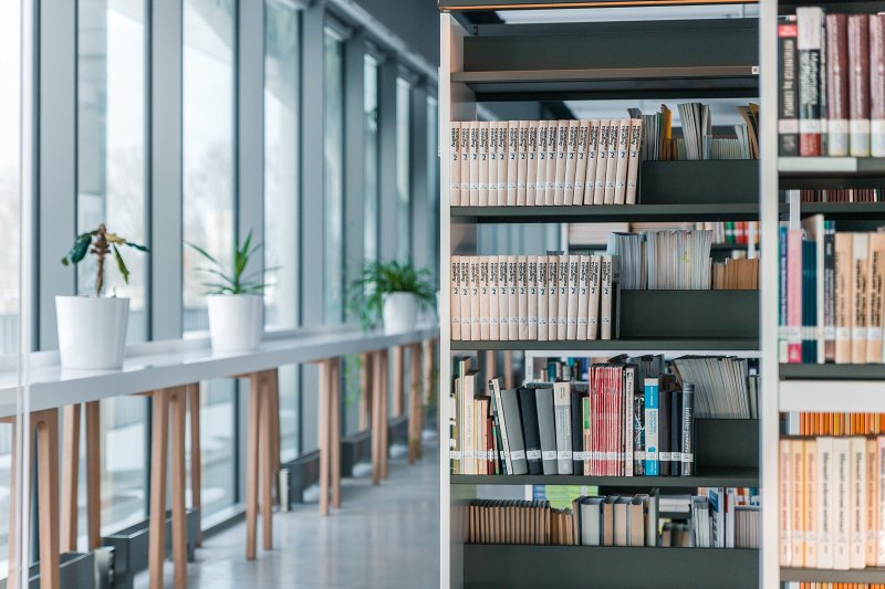 Latvijas Universitātes Zinātņu mājas bibliotēka. null