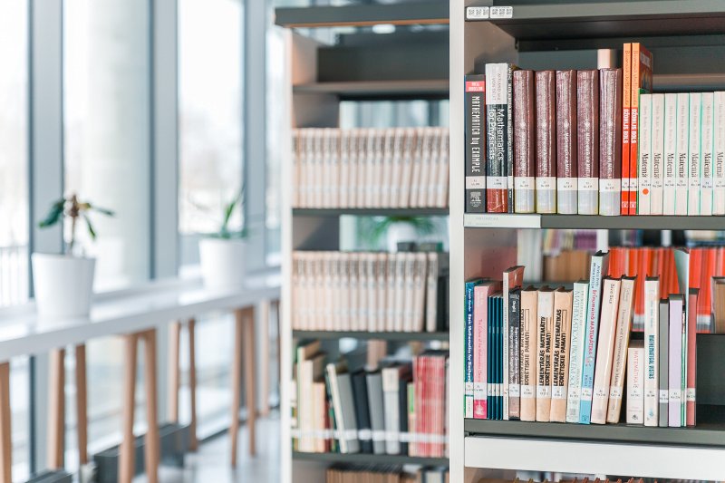 Latvijas Universitātes Zinātņu mājas bibliotēka. null