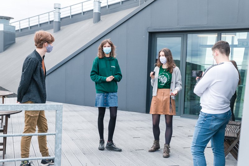 Latvijas Universitātes Atvērto durvju nedēļas tiešraides filmēšana. null