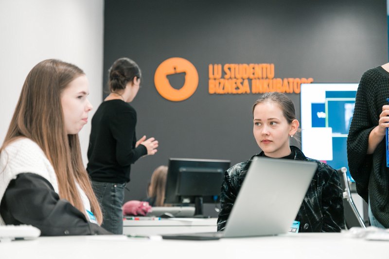 Latvijas Universitātes Biznesa inkubatora programmas «Start Smart» atklāšanas pasākums. null