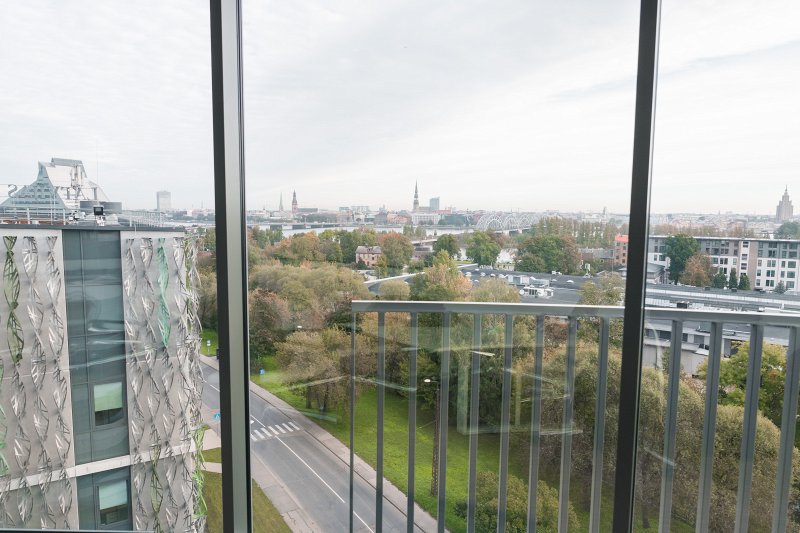 Latvijas Universitātes Akadēmiskā centra Zinātņu mājas 801. telpa, skats pa logu. null