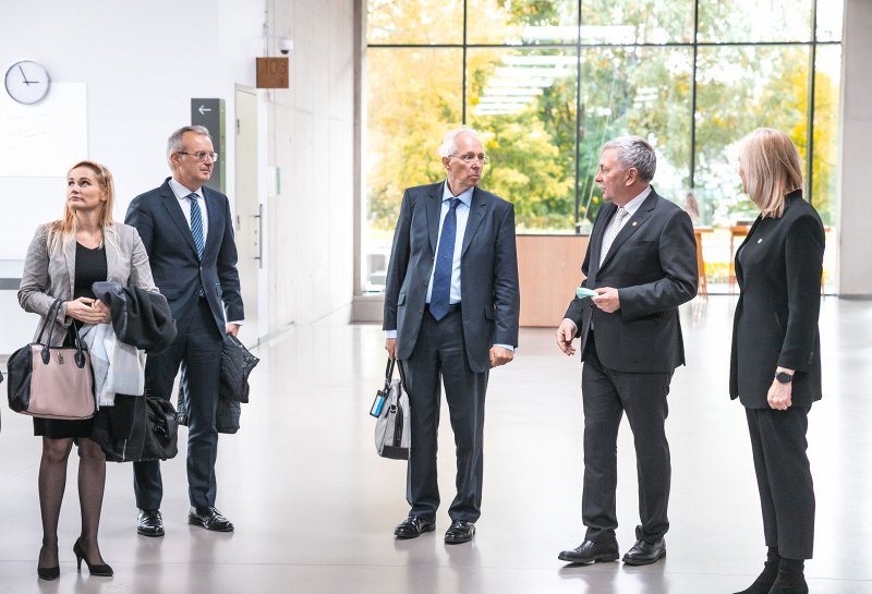 Eiropas Padomes Attīstības bankas (EPAB) prezidenta vizīte Latvijas Universitātē (LU). null