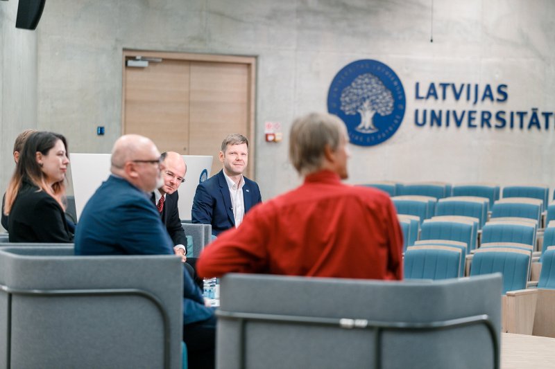 Forums «Tiecoties pēc izcilības: mūsdienīgas universitātes attīstība». Latvijas Universitātes Absolventu kluba valdes priekšsēdētājs Mārtiņš Brencis.