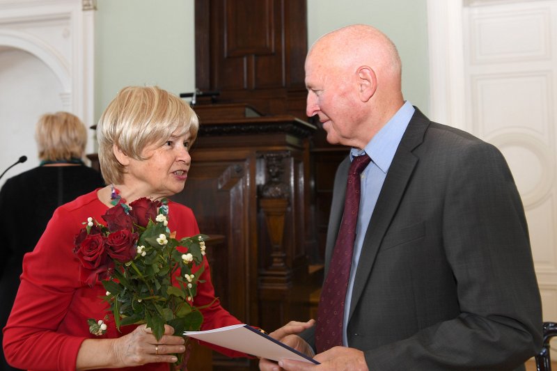 Latvijas Universitātes senioru jubilāru sveikšana. null