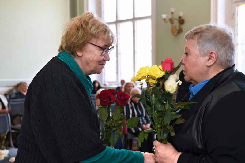 Latvijas Universitātes senioru jubilāru sveikšana. null