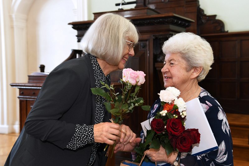 Latvijas Universitātes senioru jubilāru sveikšana. null