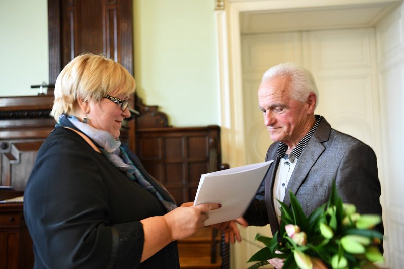 Latvijas Universitātes senioru jubilāru sveikšana. null