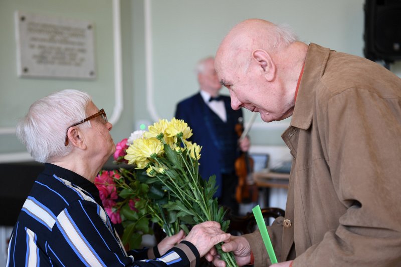 Latvijas Universitātes senioru jubilāru sveikšana. null