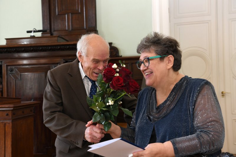 Latvijas Universitātes senioru jubilāru sveikšana. null