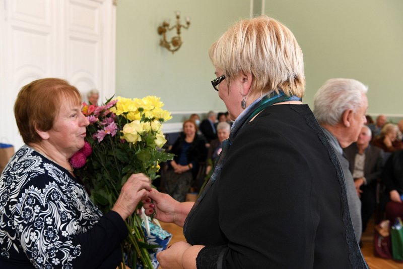 Latvijas Universitātes senioru jubilāru sveikšana. null