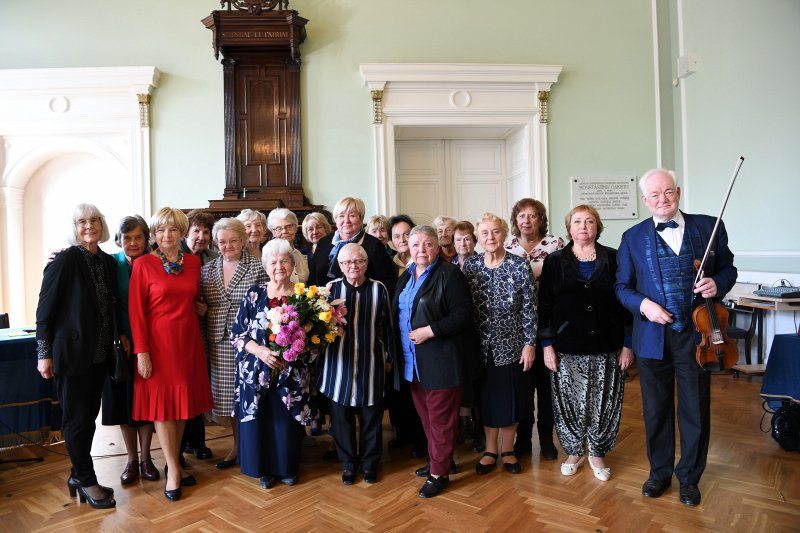 Latvijas Universitātes senioru jubilāru sveikšana. null