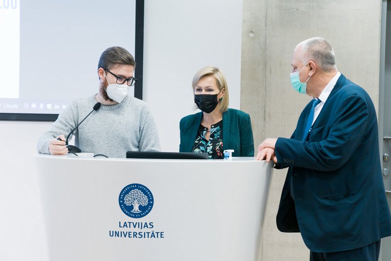 Konference «Covid-19 ietekme uz bērniem. Tiesības un atbildība». Indra Trofimoviča, Valdis Segliņš.