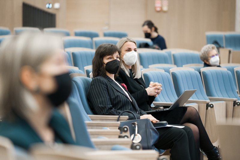 Konference «Covid-19 ietekme uz bērniem. Tiesības un atbildība». LU Juridiskās fakultātes profesore Sanita Osipova.