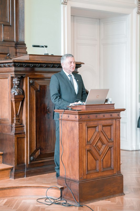 Latvijas Universitātes 80. starptautiskās zinātniskās konferences atklāšanas plenārsēde. LU rektors prof. Indriķis Muižnieks.