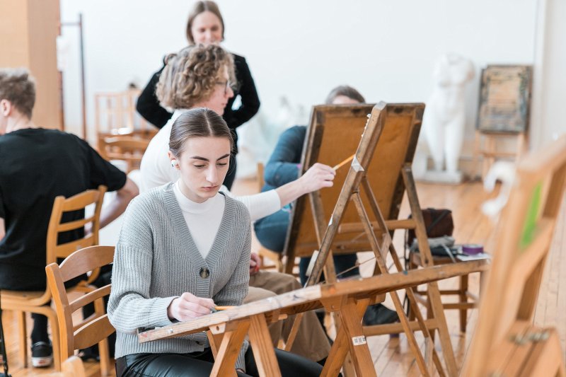 Zīmēšanas nodarbība Latvijas Universitātes Pedagoģijas, psiholoģijas un mākslas fakultātē. null