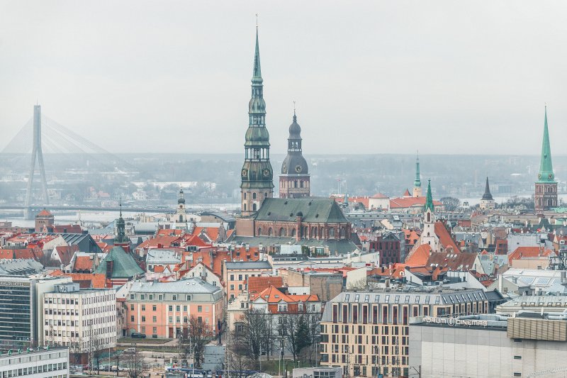 Rīga, Vecrīga, baznīcu (Doma, Sv. Pētera) torņi. null