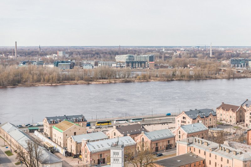 Latvijas Universitātes Akadēmiskā centra apkaime. null