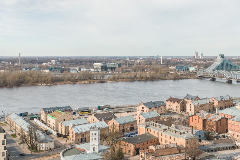 Latvijas Universitātes Akadēmiskā centra apkaime. null