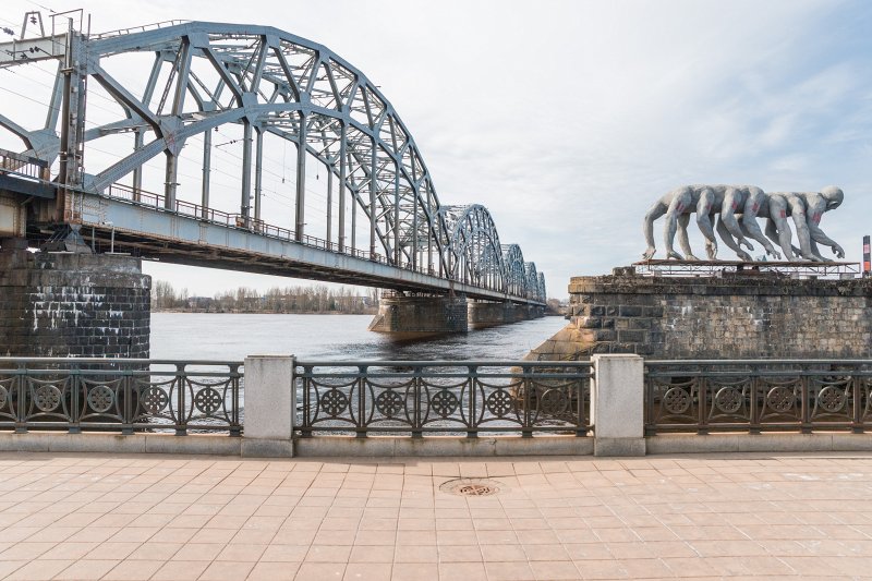 Daugava, Dzelzceļa tilts. null