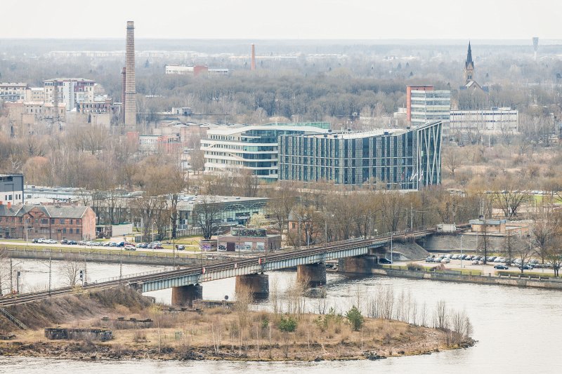 Latvijas Universitātes Akadēmiskā centra apkaime. null