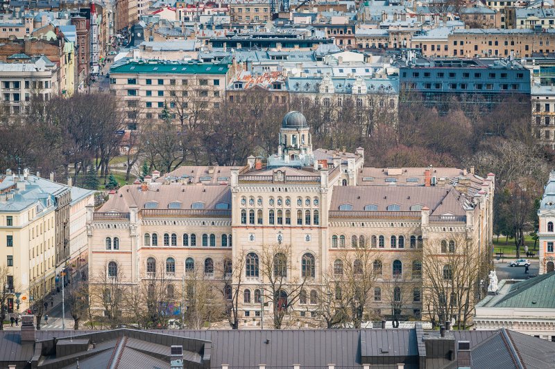 Latvijas Universitātes galvenā ēka. null