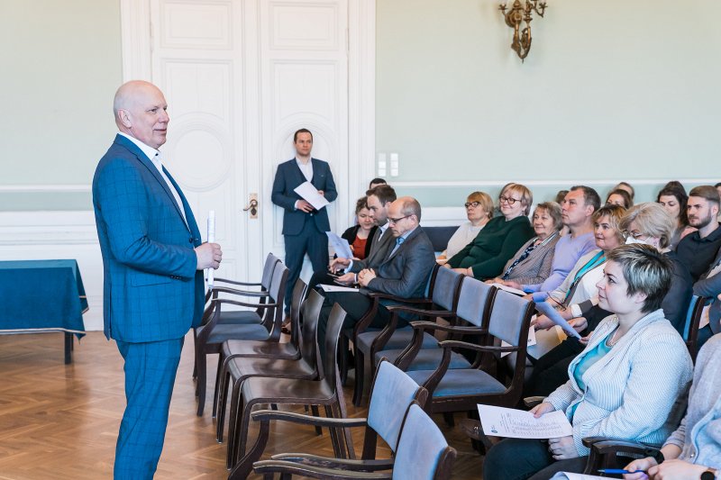Latvijas Universitātes Satversmes sapulces dalībnieku no LU administrācijas vēlēšanas. LU administrācijas vadītājs Andris Sarnovičs.