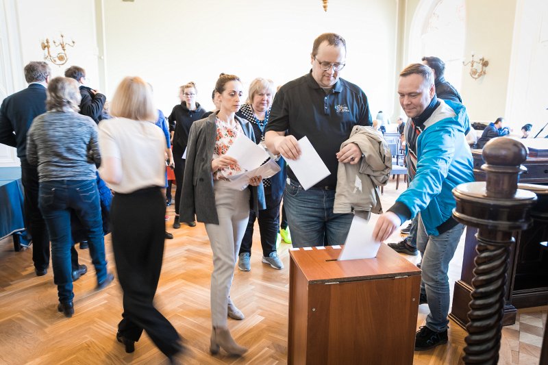 Latvijas Universitātes Satversmes sapulces dalībnieku no LU administrācijas vēlēšanas. null