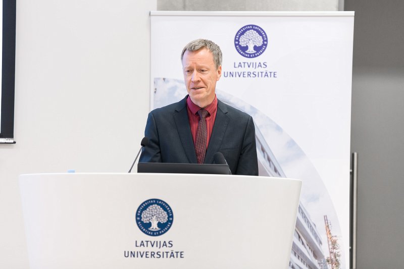 Latvijas Universitātes pasākums «Padomi eksāmeniem». Jānis Vilciņš, VISC vecākais eksperts, LU absolvents.