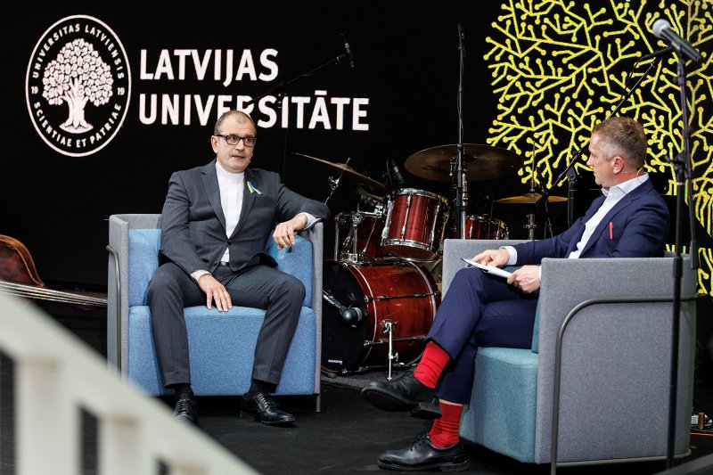 Latvijas Universitātes Jauno tehnoloģiju un inovāciju diena. Diskusija «Pasaule bez robežām». null
