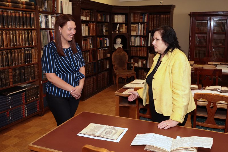 Izglītības un zinātnes ministres Anitas Muižnieces vizīte Latvijas Universitātes Akadēmiskajā bibliotēkā. null
