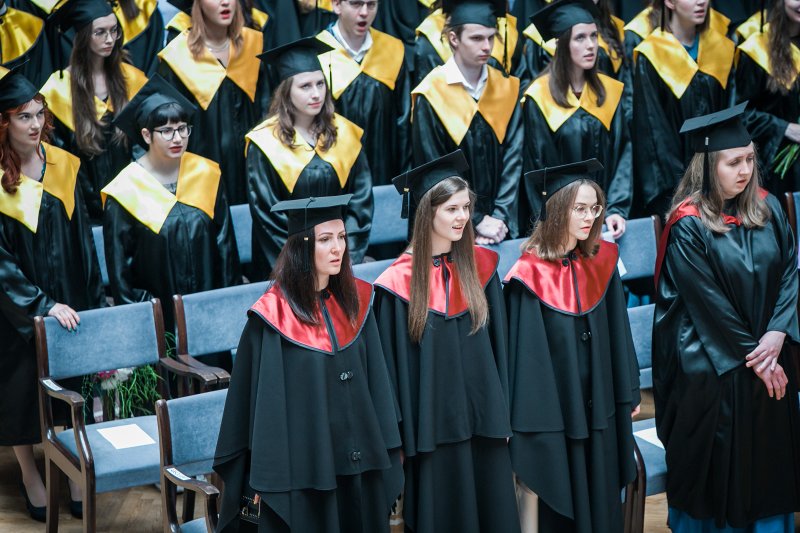 Latvijas Universitātes Humanitāro zinātņu fakultātes izlaidums. null