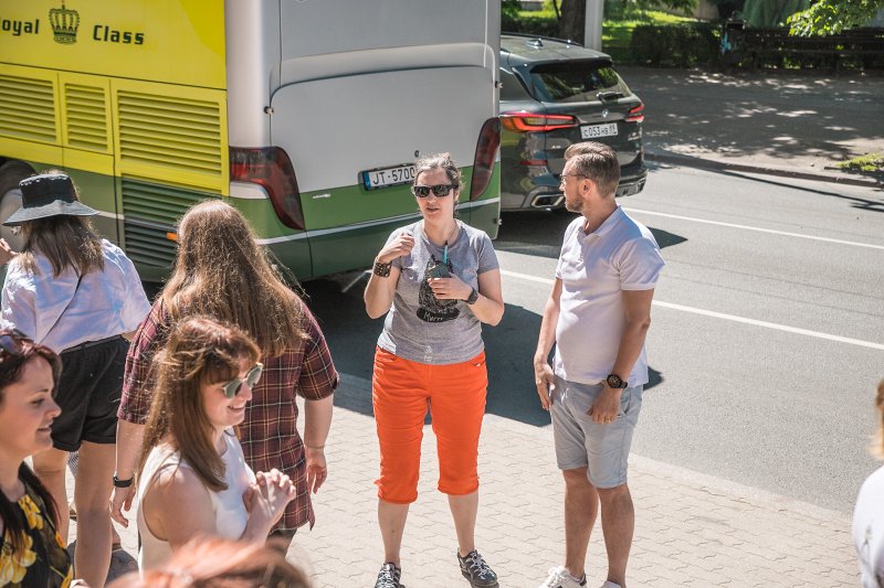 Latvijas Universitātes amatiermākslas kolektīvi pirms došanās uz Baltijas valstu studentu dziesmu un deju svētkiem «Gaudeamus». null