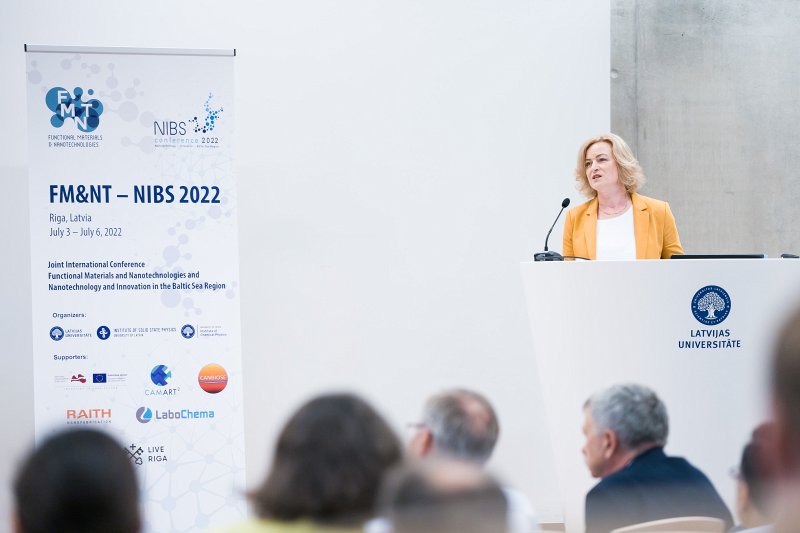 Apvienotā starptautiskā zinātniskā konference «Funkcionālie materiāli un nanotehnoloģijas» un «Nanotehnoloģijas un inovācijas Baltijas jūras reģionā» (FM&NT – NIBS 2022). LR ekonomikas ministre Ilze Indriksone.