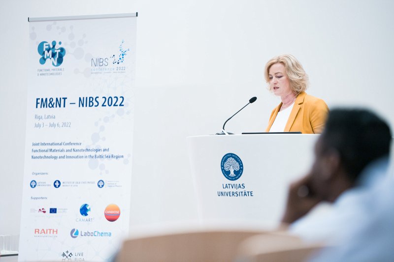 Apvienotā starptautiskā zinātniskā konference «Funkcionālie materiāli un nanotehnoloģijas» un «Nanotehnoloģijas un inovācijas Baltijas jūras reģionā» (FM&NT – NIBS 2022). LR ekonomikas ministre Ilze Indriksone.