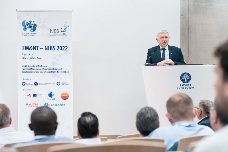 Apvienotā starptautiskā zinātniskā konference «Funkcionālie materiāli un nanotehnoloģijas» un «Nanotehnoloģijas un inovācijas Baltijas jūras reģionā» (FM&NT – NIBS 2022). LU rektors prof. Indriķis Muižnieks
