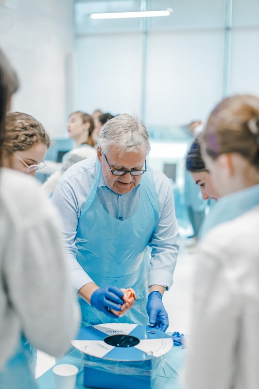 Pasākums Latvijas Universitātes Medicīnas fakultātes studentiem «Sirds un asinsvadu ķirurģijas Praktisko iemaņu laboratorija». null