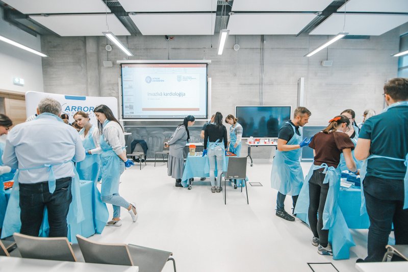 Pasākums Latvijas Universitātes Medicīnas fakultātes studentiem «Sirds un asinsvadu ķirurģijas Praktisko iemaņu laboratorija». null