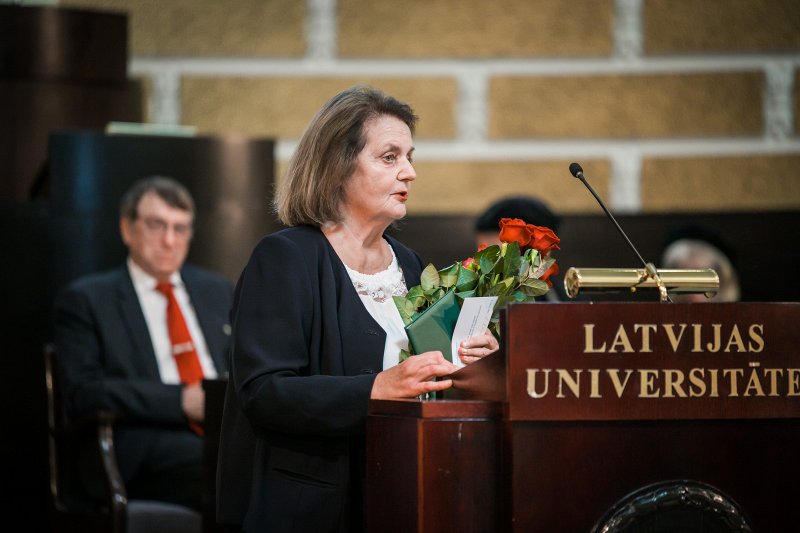 Latvijas Universitātes 103. gadadienai veltīta Senāta svinīgā sēde. Prof. emeritus Ženija Roja.