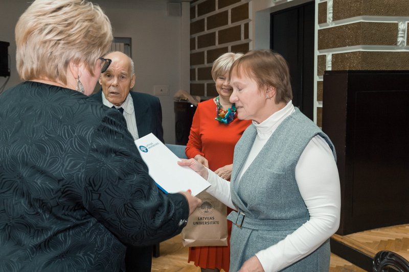 Latvijas Universitātes senioru jubilāru sveikšana. null