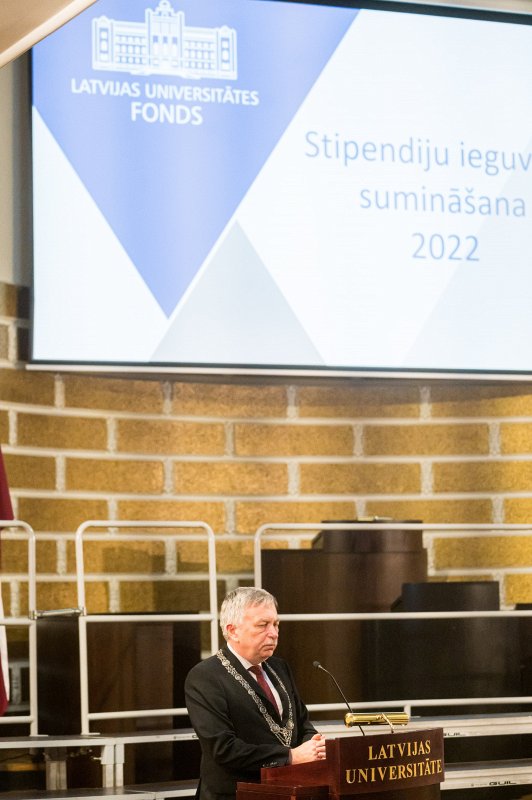 Latvijas Universitātes fonda 2022./2023. akadēmiskā gada stipendiātu sumināšana. null